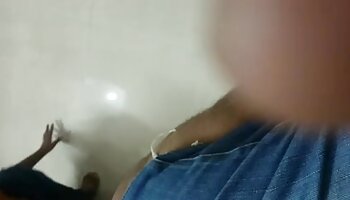 পুরুষরা সৈকতে চুদা চিদা দর্শকদের সামনে পরিপক্ক হয়